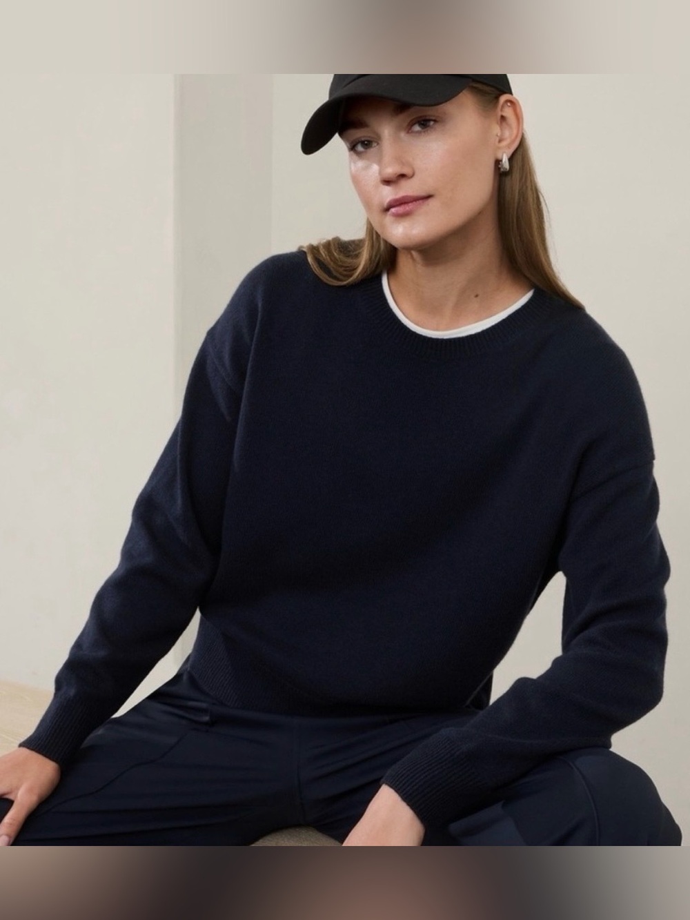 Athleta Alpine Crewneck Sweater Wool Cashmere Black Medium Classic Casual